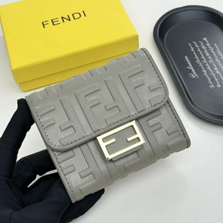 Picture of Fendi Wallets _SKUfw237500785fw
